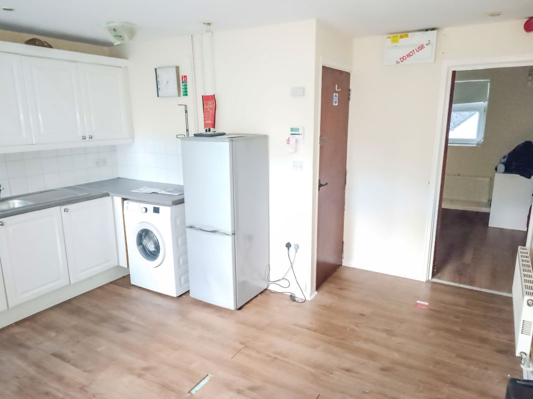 Flat 4 The Synagogue, Cliff Terrace, Treforest, Pontypridd, Mid Glamorgan, CF37 1RF
