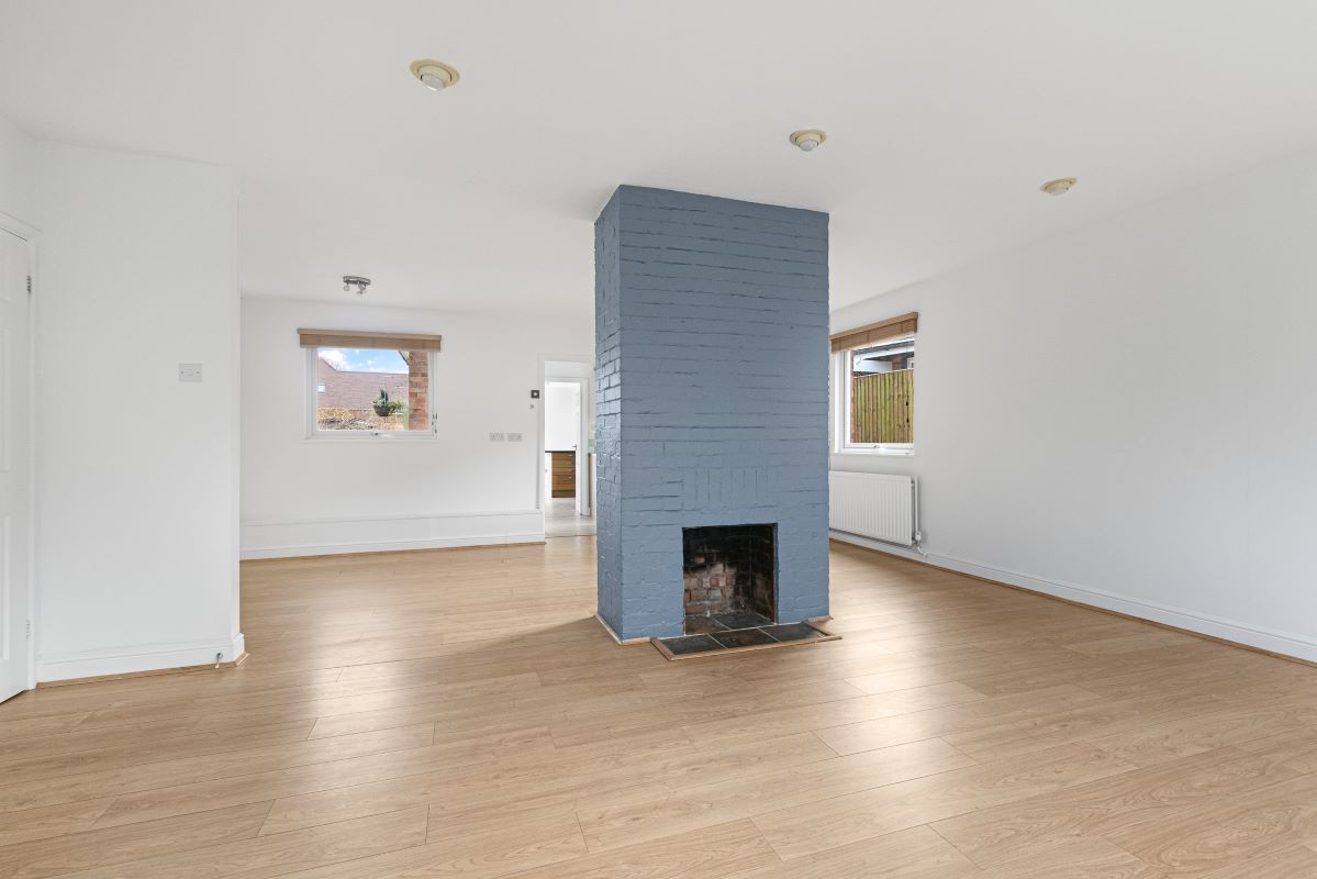 Dundas, Chavey Down Road, Winkfield Row, Berkshire, RG42 7PB