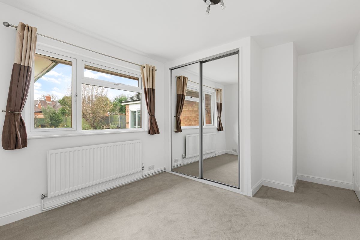 Dundas, Chavey Down Road, Winkfield Row, Berkshire, RG42 7PB