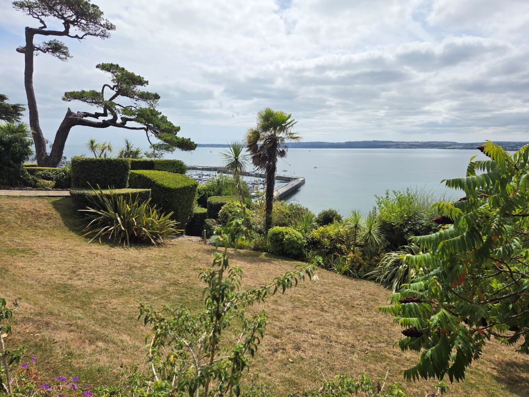 Flat 14 Bay Fort Mansions, Warren Road, Torquay, Devon, TQ2 5TN