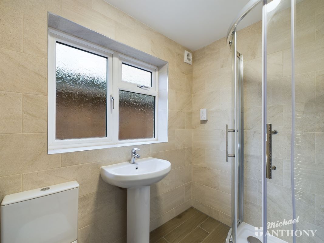 14 Pentland Road, Aylesbury, Buckinghamshire, HP21 7NB