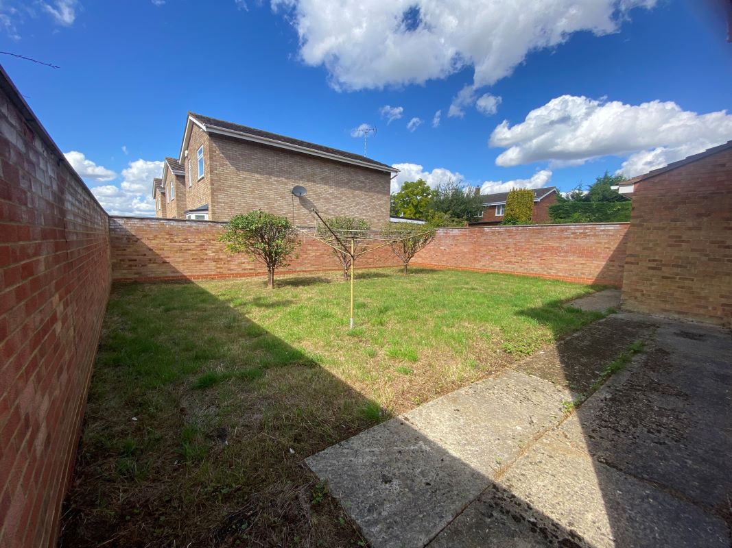 14 Pentland Road, Aylesbury, Buckinghamshire, HP21 7NB