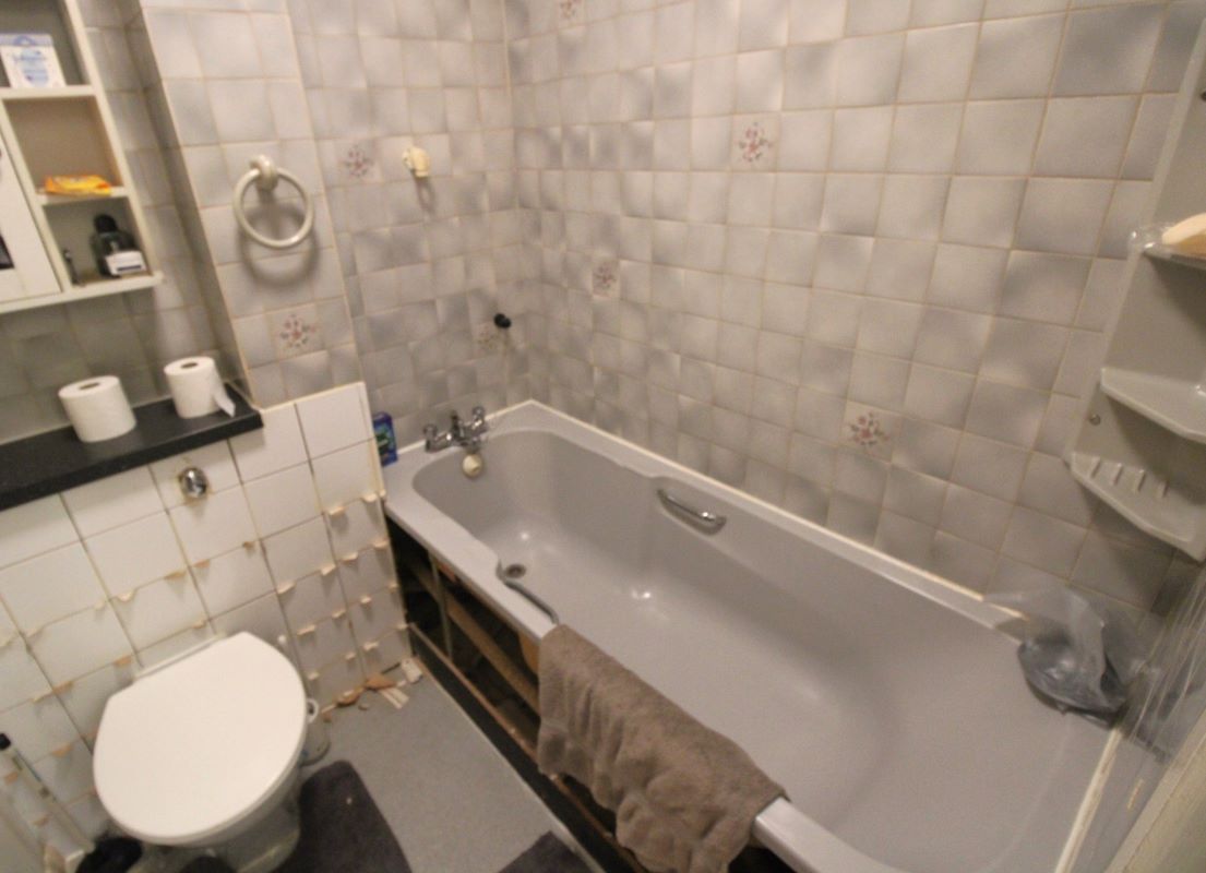 105 Brendon Close, Harlington, Hayes, Middlesex, UB3 5NH