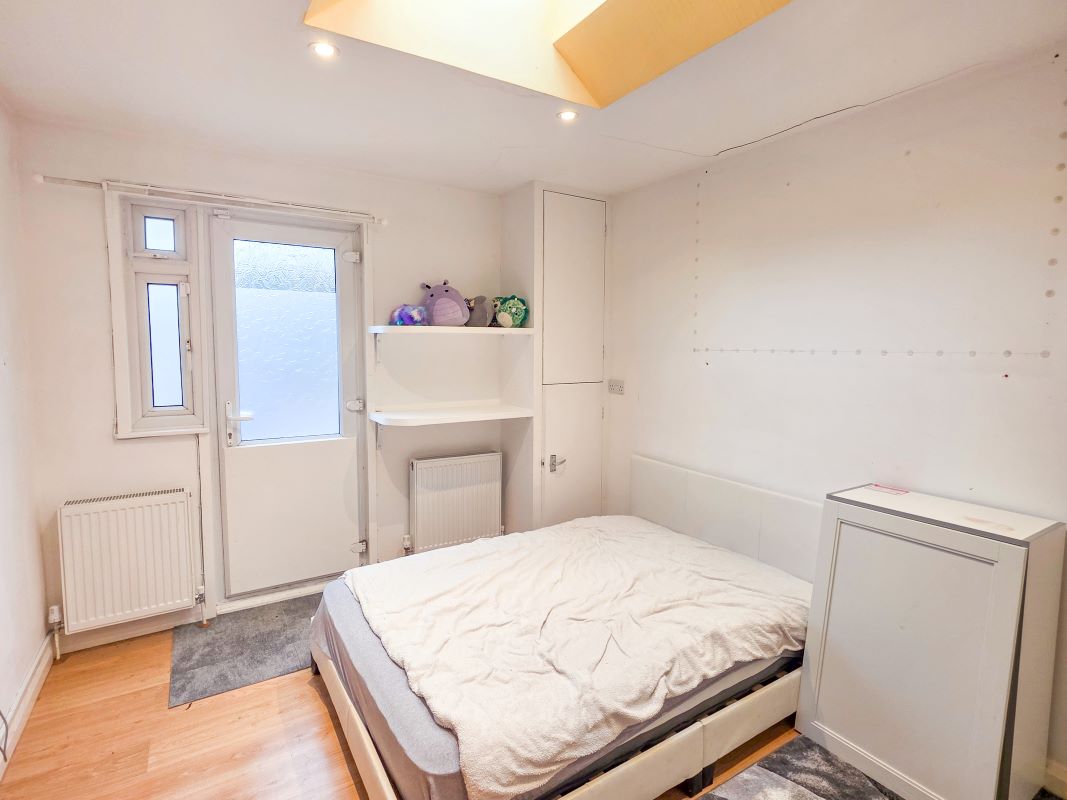 127B Queens Road, Watford, Hertfordshire, WD17 2QL