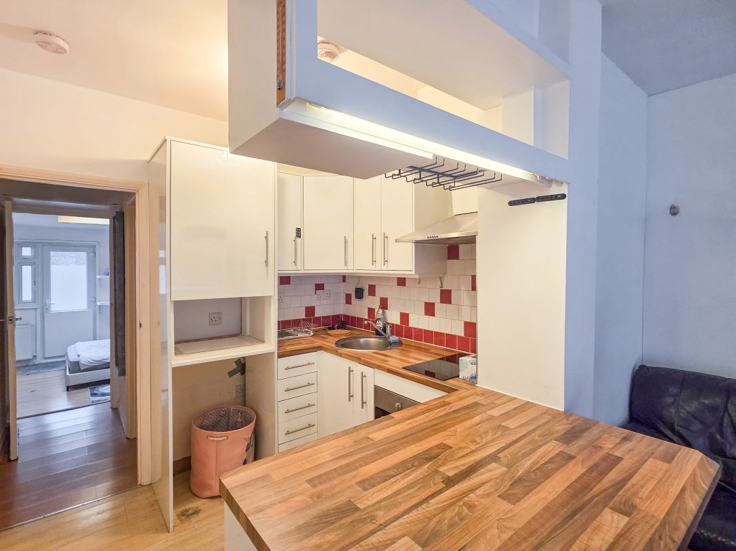 127B Queens Road, Watford, Hertfordshire, WD17 2QL