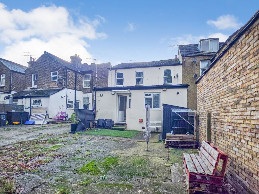 127B Queens Road, Watford, Hertfordshire, WD17 2QL