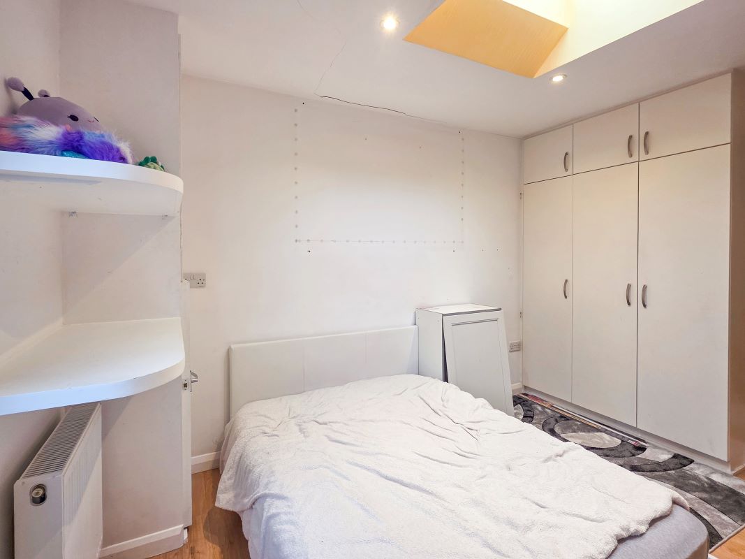 127B Queens Road, Watford, Hertfordshire, WD17 2QL