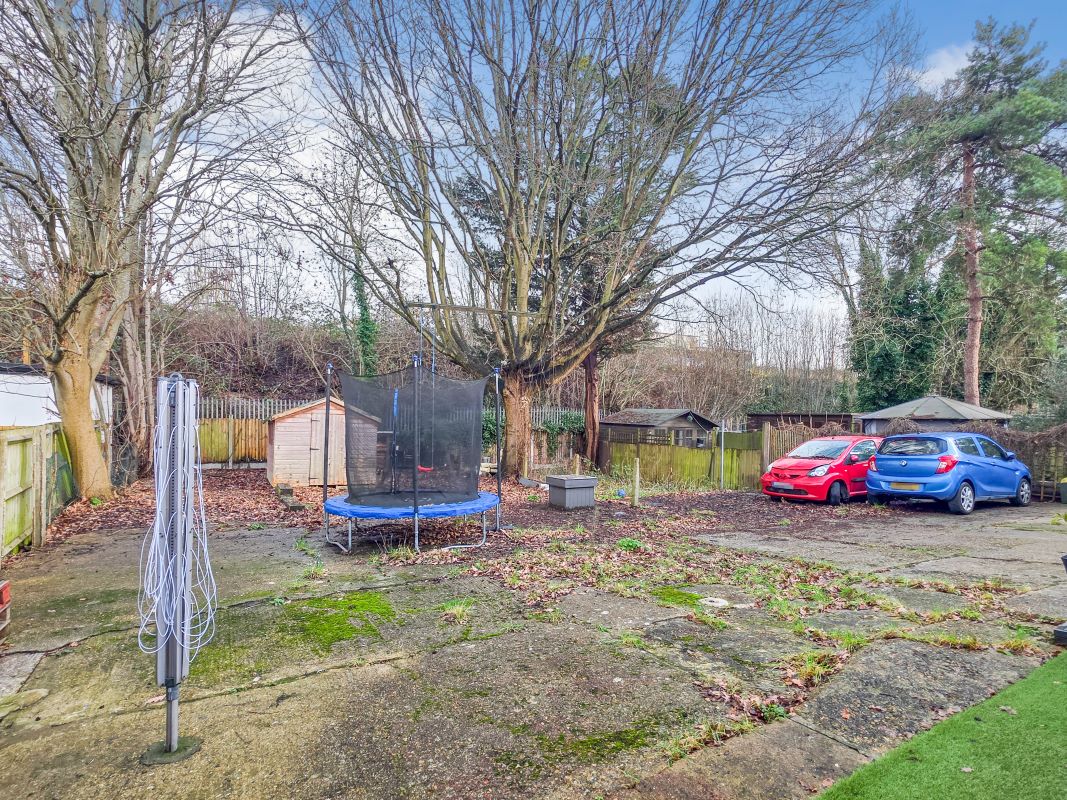 127B Queens Road, Watford, Hertfordshire, WD17 2QL