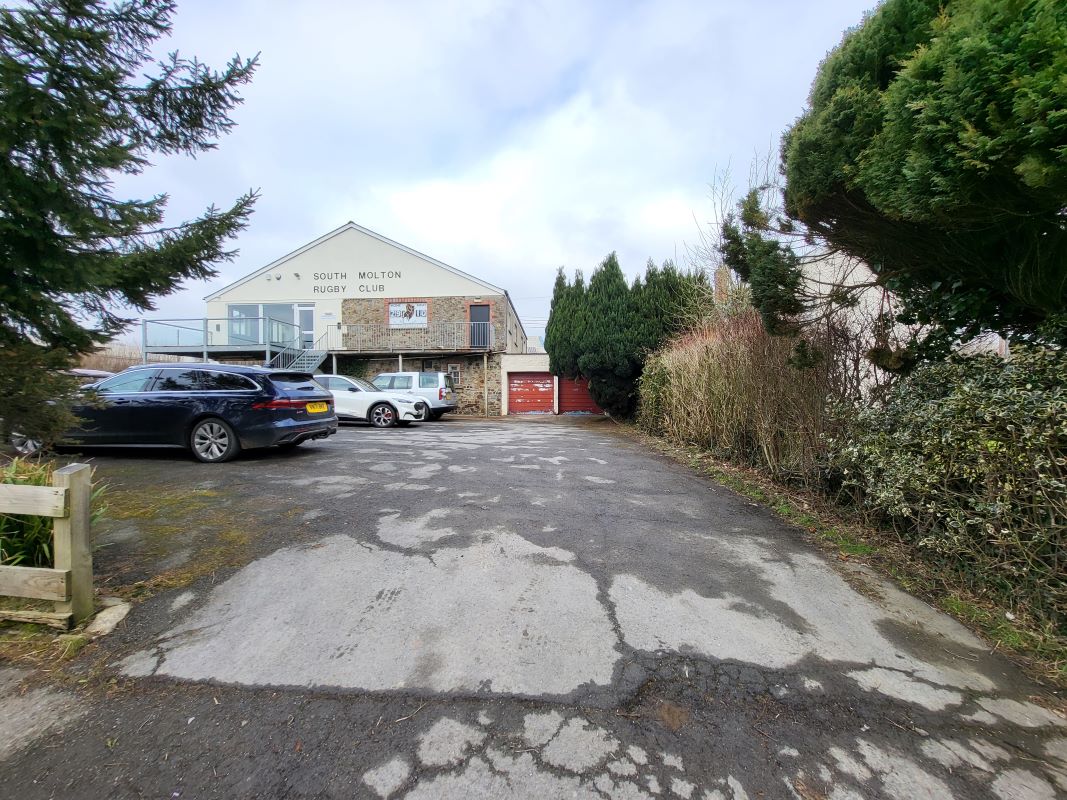 Tinto House, Station Road, South Molton, Devon, EX36 3LL