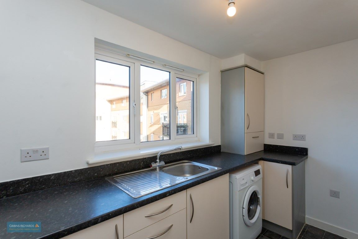 Apartment 2, 9 Manley Gardens, Bridgwater, Somerset, TA6 3EF
