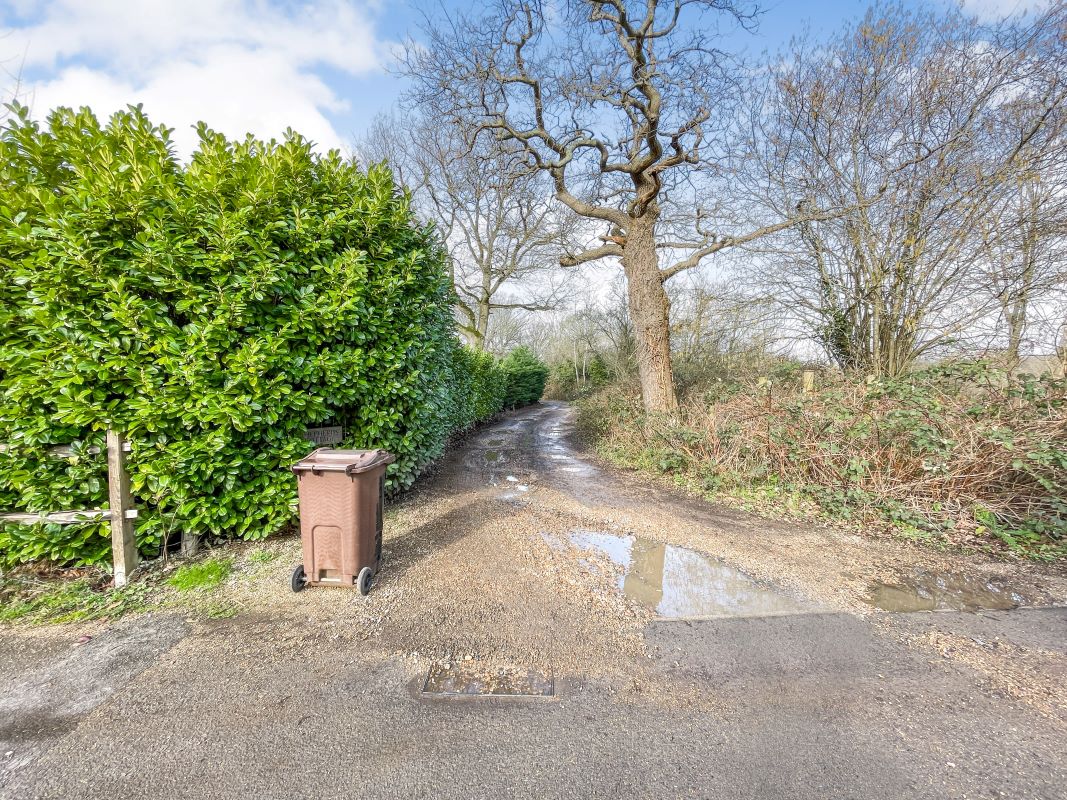 Land adjacent to Shepherds Cottage, Ockham Road North, West Horsley, Leatherhead, Surrey, KT24 6PE