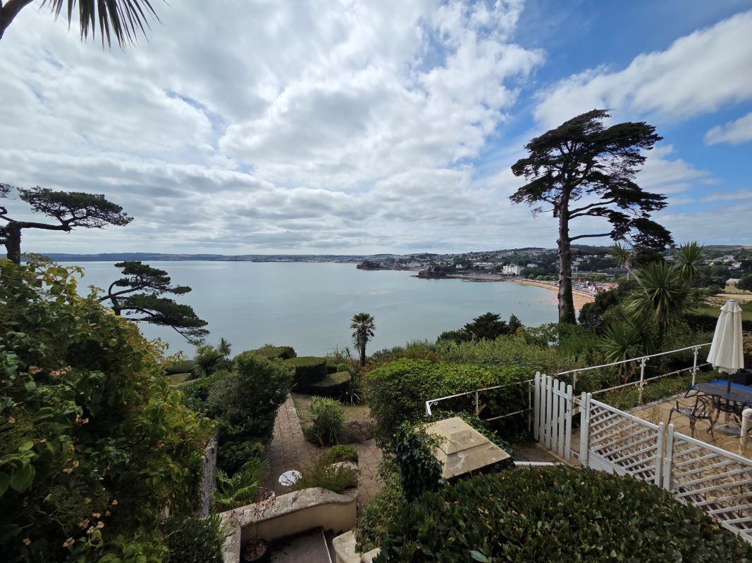 Flat 14 Bay Fort Mansions, Warren Road, Torquay, Devon, TQ2 5TN