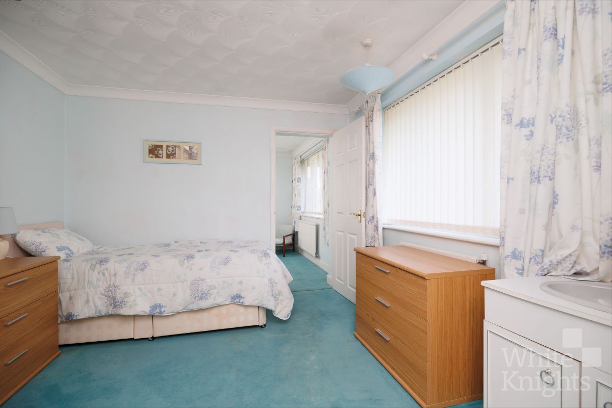 62 Clivedale Road, Woodley, Reading, Berkshire, RG5 3RD