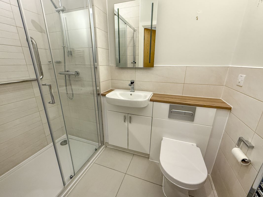 Flat 9 Beck House, 174 Twickenham Road, Isleworth, Middlesex, TW7 7DJ