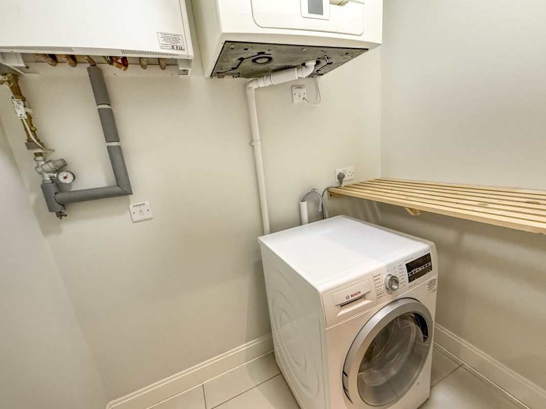 Flat 9 Beck House, 174 Twickenham Road, Isleworth, Middlesex, TW7 7DJ