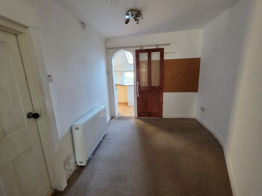 2 Regent Street, Teignmouth, Devon, TQ14 8SW