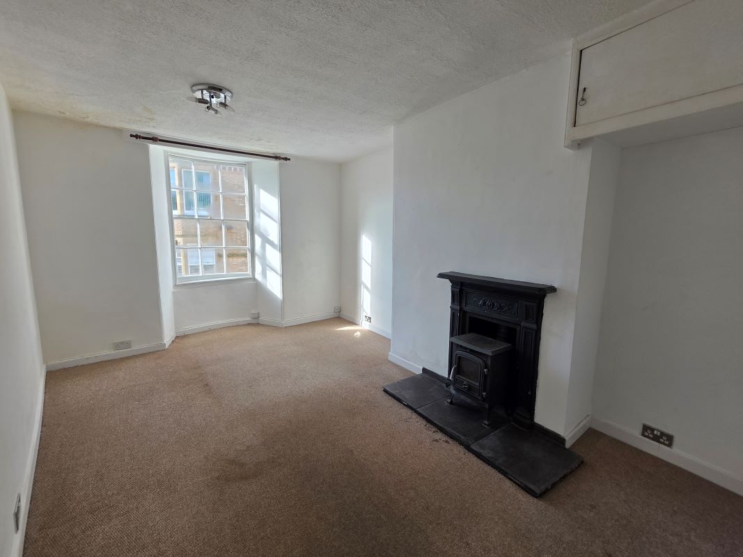 2 Regent Street, Teignmouth, Devon, TQ14 8SW