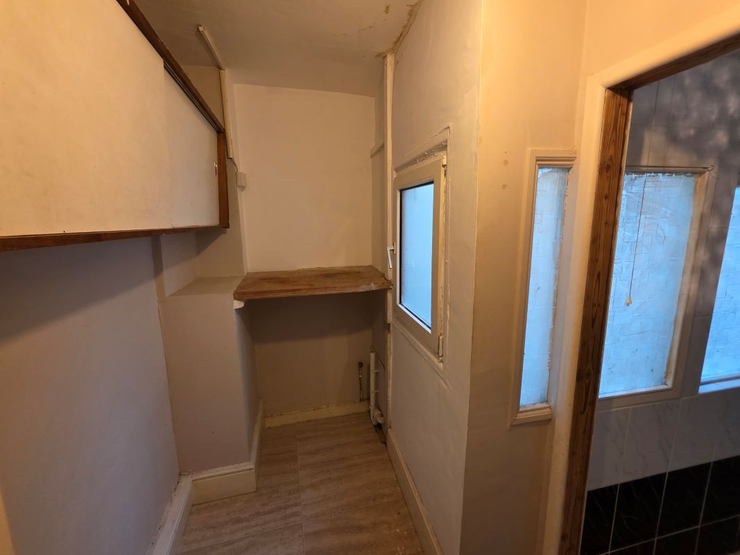 2 Regent Street, Teignmouth, Devon, TQ14 8SW