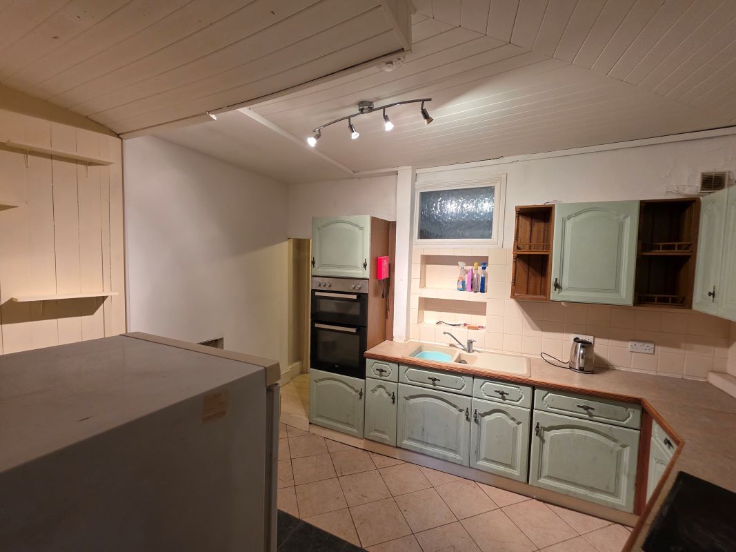 2 Regent Street, Teignmouth, Devon, TQ14 8SW