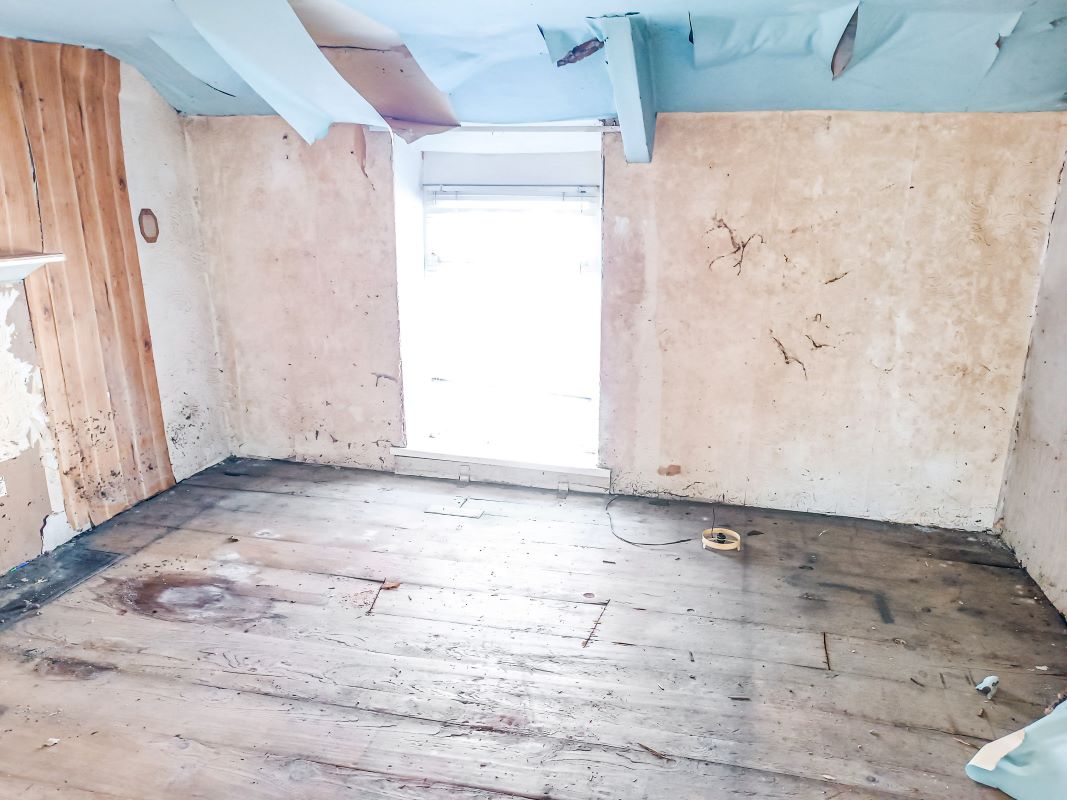 16 Davis Street, Aberdare, Mid Glamorgan, CF44 6UR