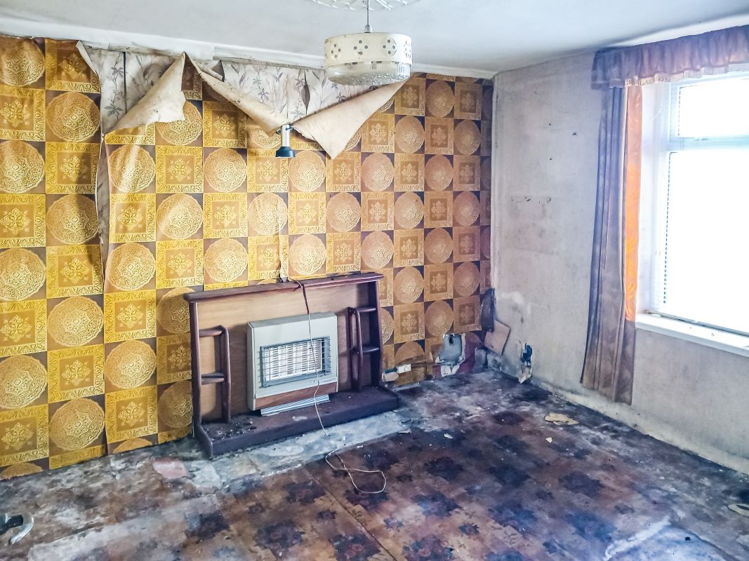 16 Davis Street, Aberdare, Mid Glamorgan, CF44 6UR