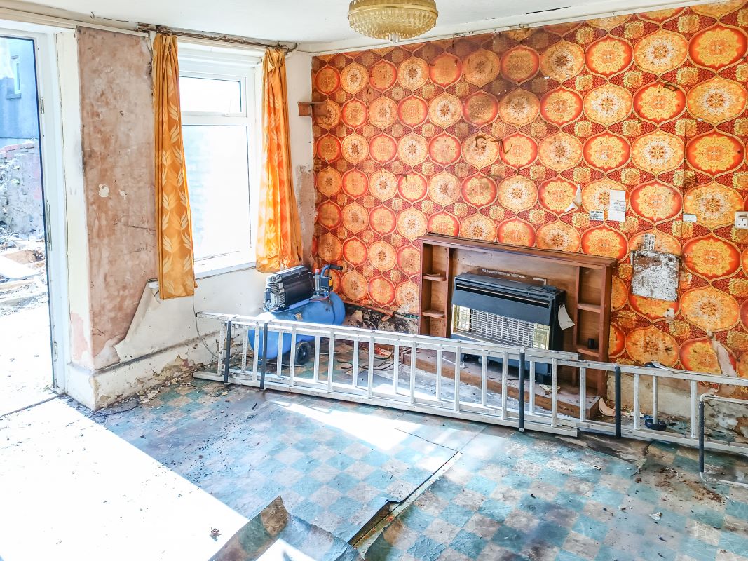 16 Davis Street, Aberdare, Mid Glamorgan, CF44 6UR