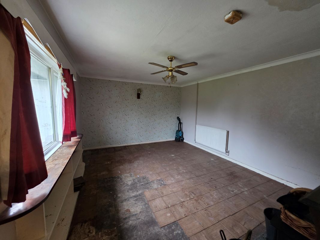 Toll Gate Bungalow, 15 Church Street, Witheridge, Tiverton, Devon, EX16 8AP