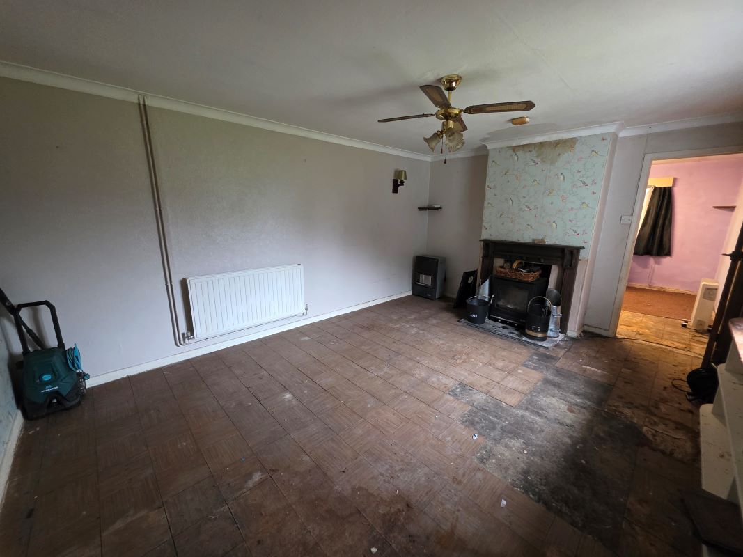 Toll Gate Bungalow, 15 Church Street, Witheridge, Tiverton, Devon, EX16 8AP