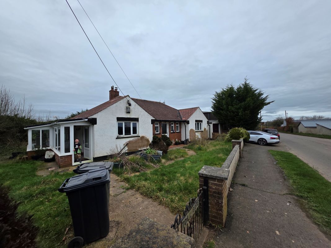 Toll Gate Bungalow, 15 Church Street, Witheridge, Tiverton, Devon, EX16 8AP