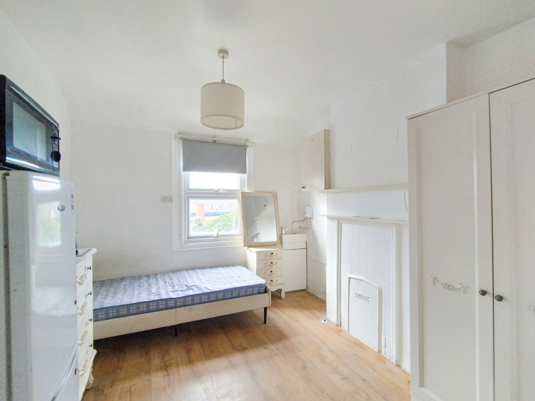 62 & 62a Hillfield Avenue, Crouch End, London, N8 7DN