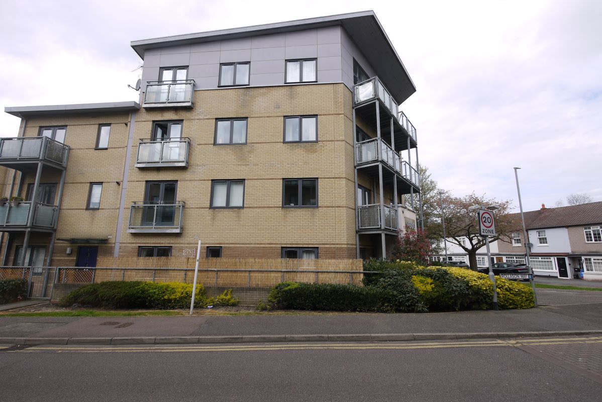 Flat 2 Helen House, Rollason Way, Brentwood, Essex, CM14 4AQ