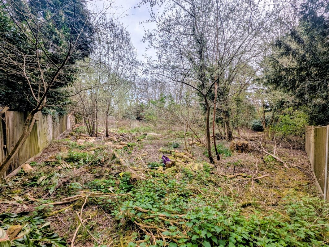 Land at and to the rear of Heath View Cottages, 3 Copthorne Common, Copthorne, Crawley, West Sussex, RH10 3LF