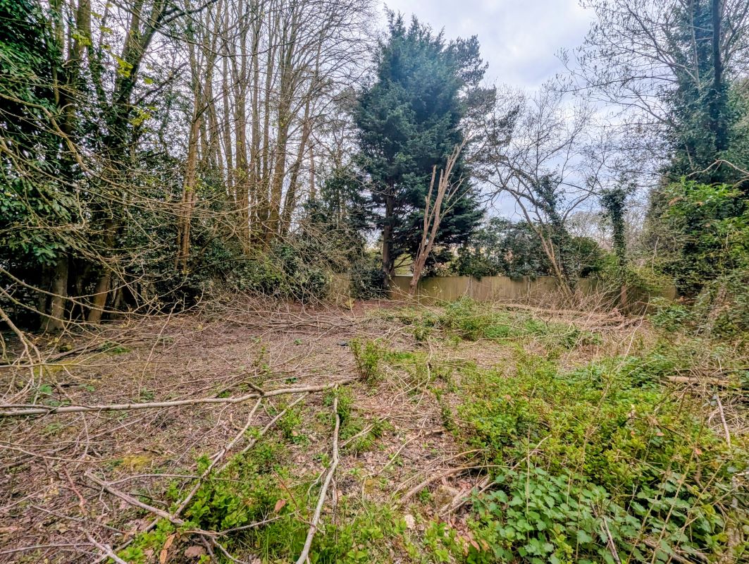 Land at and to the rear of Heath View Cottages, 3 Copthorne Common, Copthorne, Crawley, West Sussex, RH10 3LF