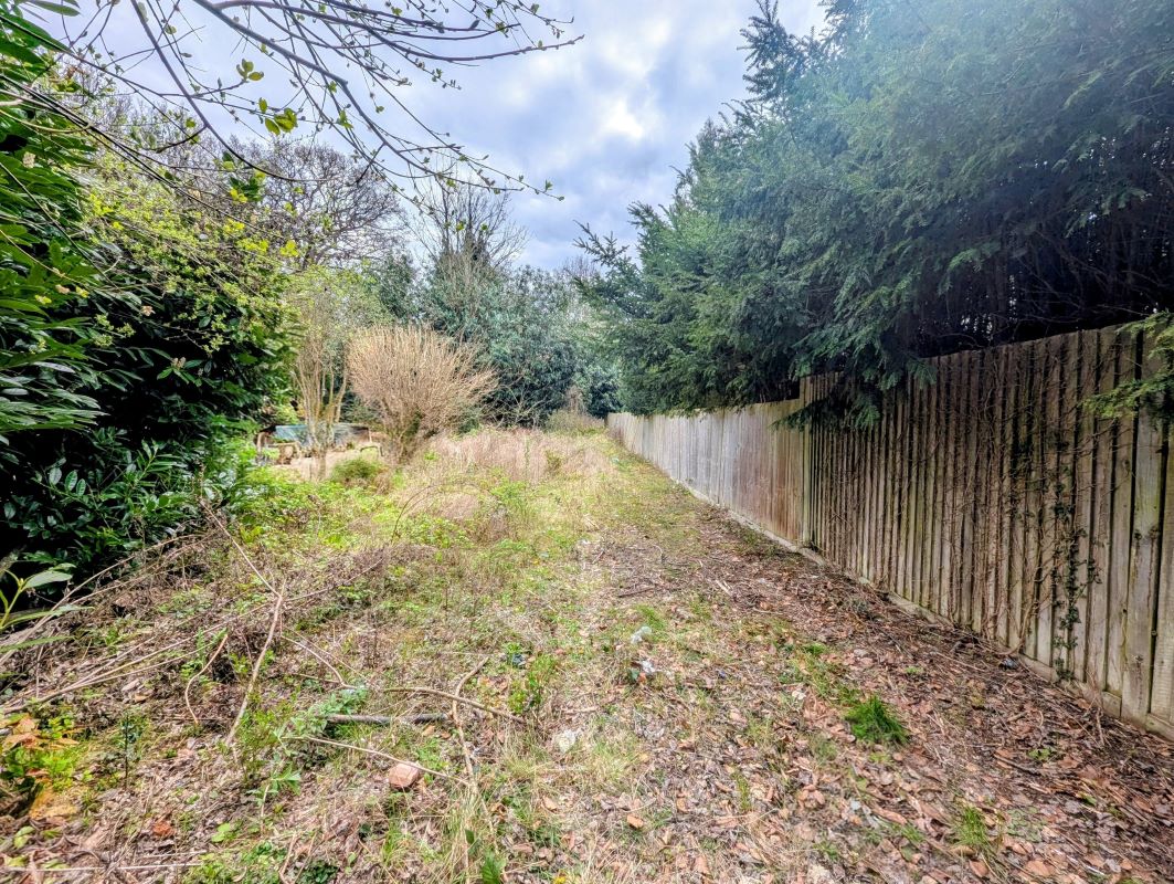 Land at and to the rear of Heath View Cottages, 3 Copthorne Common, Copthorne, Crawley, West Sussex, RH10 3LF