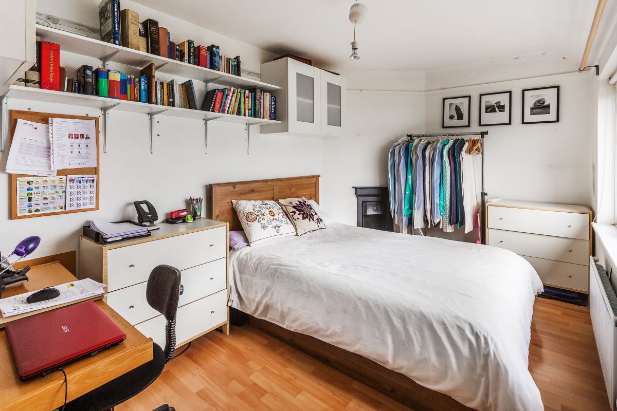 1 Camden Way, Thornton Heath, Surrey, CR7 8AX