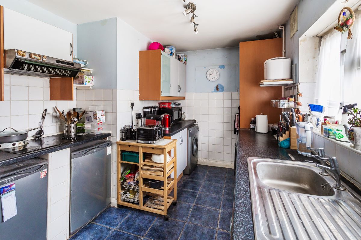 1 Camden Way, Thornton Heath, Surrey, CR7 8AX
