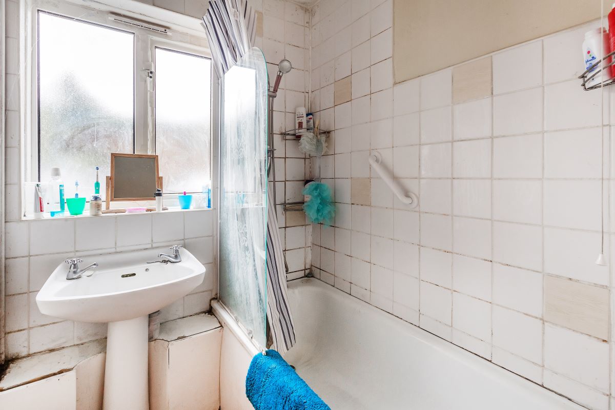 1 Camden Way, Thornton Heath, Surrey, CR7 8AX