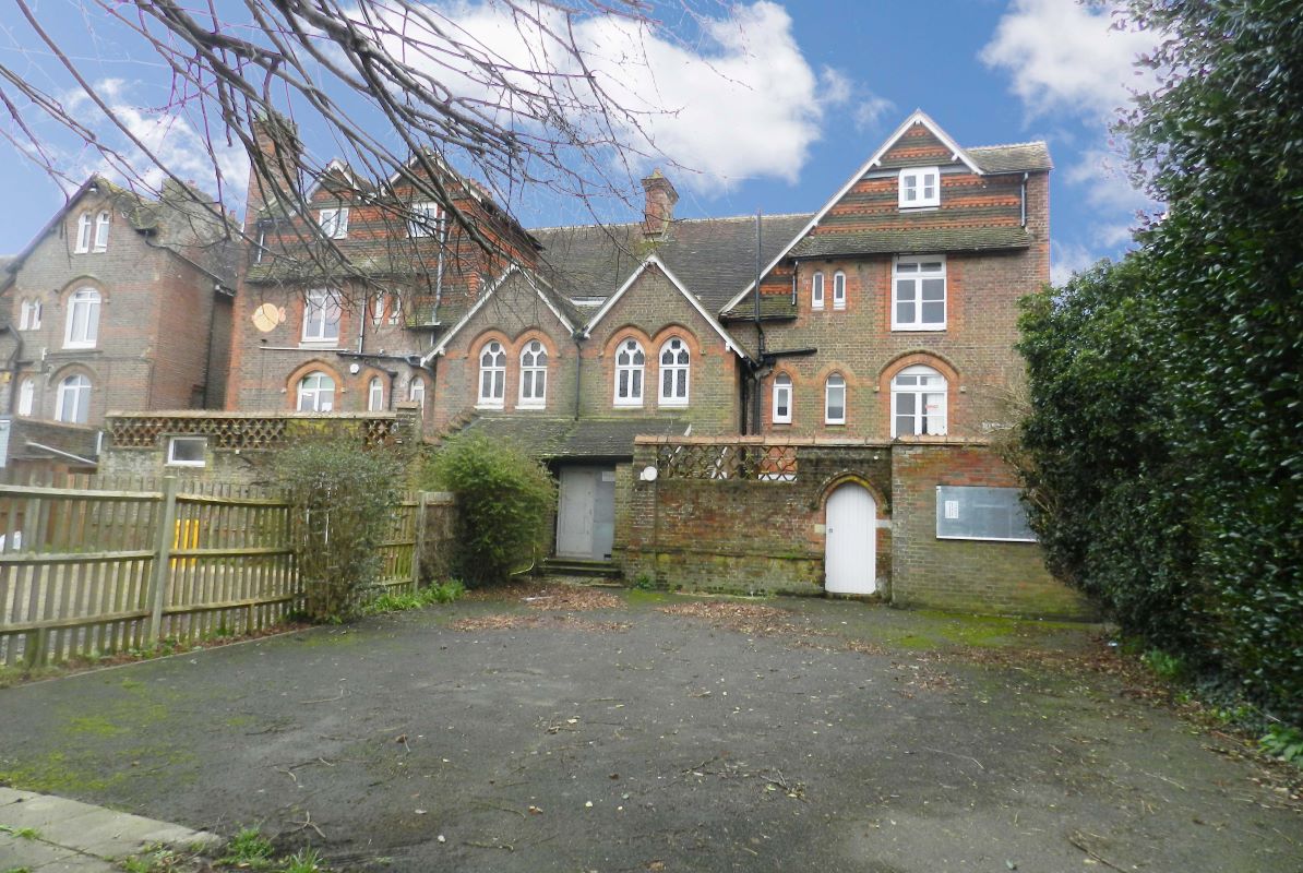 6 Selborne Place, Littlehampton, West Sussex, BN17 5NH