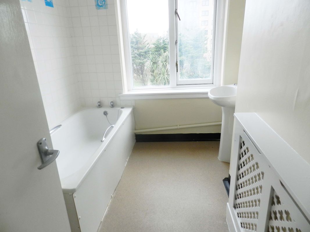 6 Selborne Place, Littlehampton, West Sussex, BN17 5NH