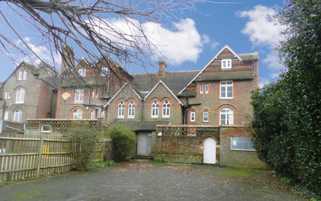 6 Selborne Place, Littlehampton, West Sussex, BN17 5NH