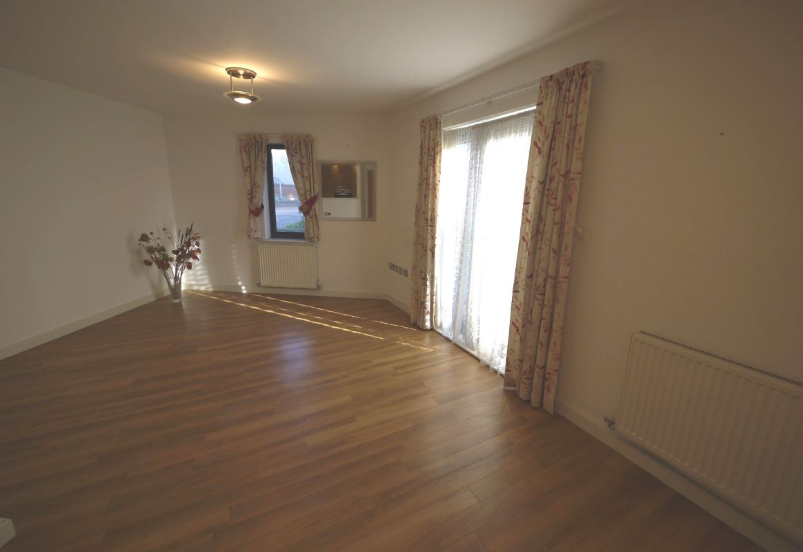 Flat 2 Helen House, Rollason Way, Brentwood, Essex, CM14 4AQ