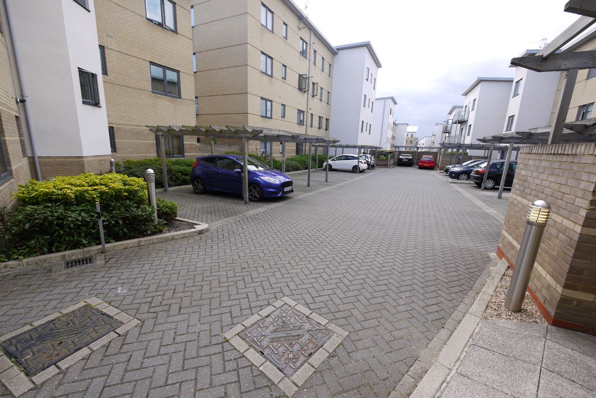 Flat 2 Helen House, Rollason Way, Brentwood, Essex, CM14 4AQ