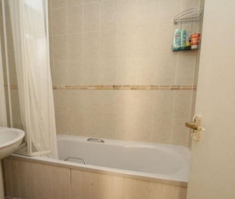 Flat 3 Longpark Lodge, 66 Thurlow Road, Torquay, Devon, TQ1 3EG