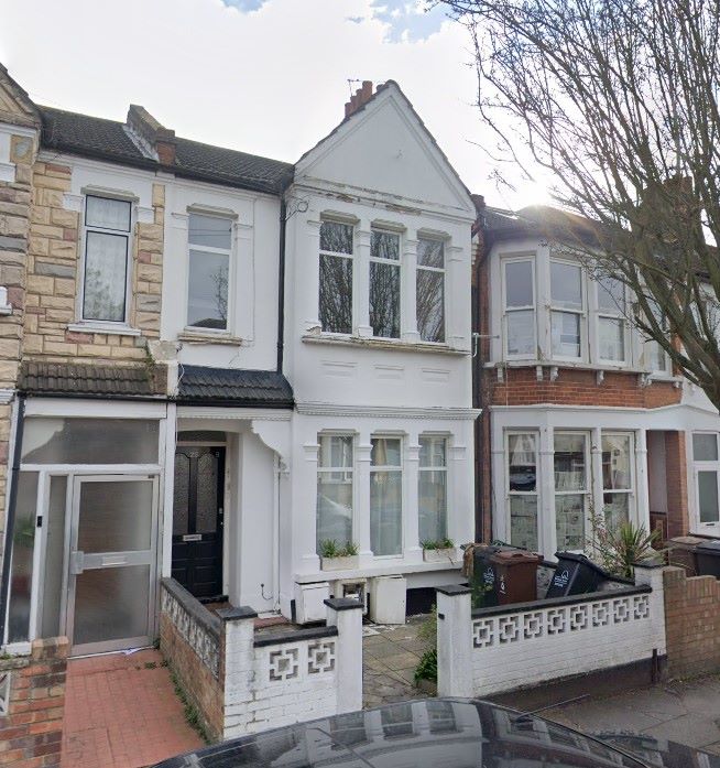 25 Salisbury Road, Walthamstow, London, E17 9JW
