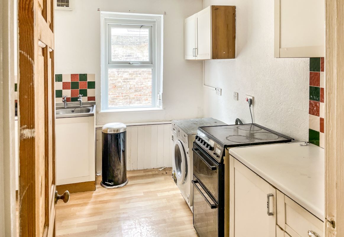 Flat 3, 74 Richmond Road, Worthing, West Sussex, BN11 4AF