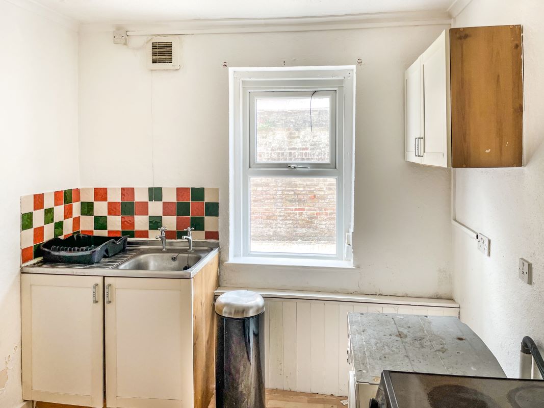 Flat 3, 74 Richmond Road, Worthing, West Sussex, BN11 4AF