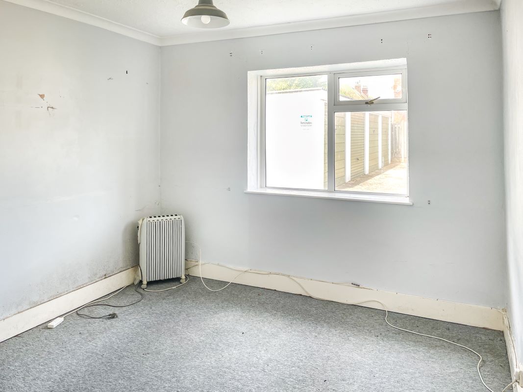Flat 3, 74 Richmond Road, Worthing, West Sussex, BN11 4AF