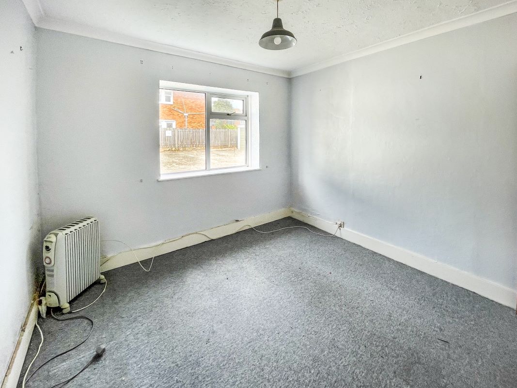 Flat 3, 74 Richmond Road, Worthing, West Sussex, BN11 4AF