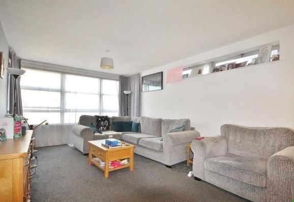 Flat 10 Isobel House, Staines Road West, Sunbury-on-Thames, Middlesex, TW16 7BD