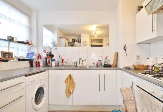 Flat 10 Isobel House, Staines Road West, Sunbury-on-Thames, Middlesex, TW16 7BD